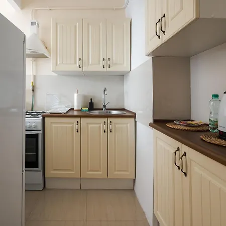 Rondo Onz Standard By Bookinghost *